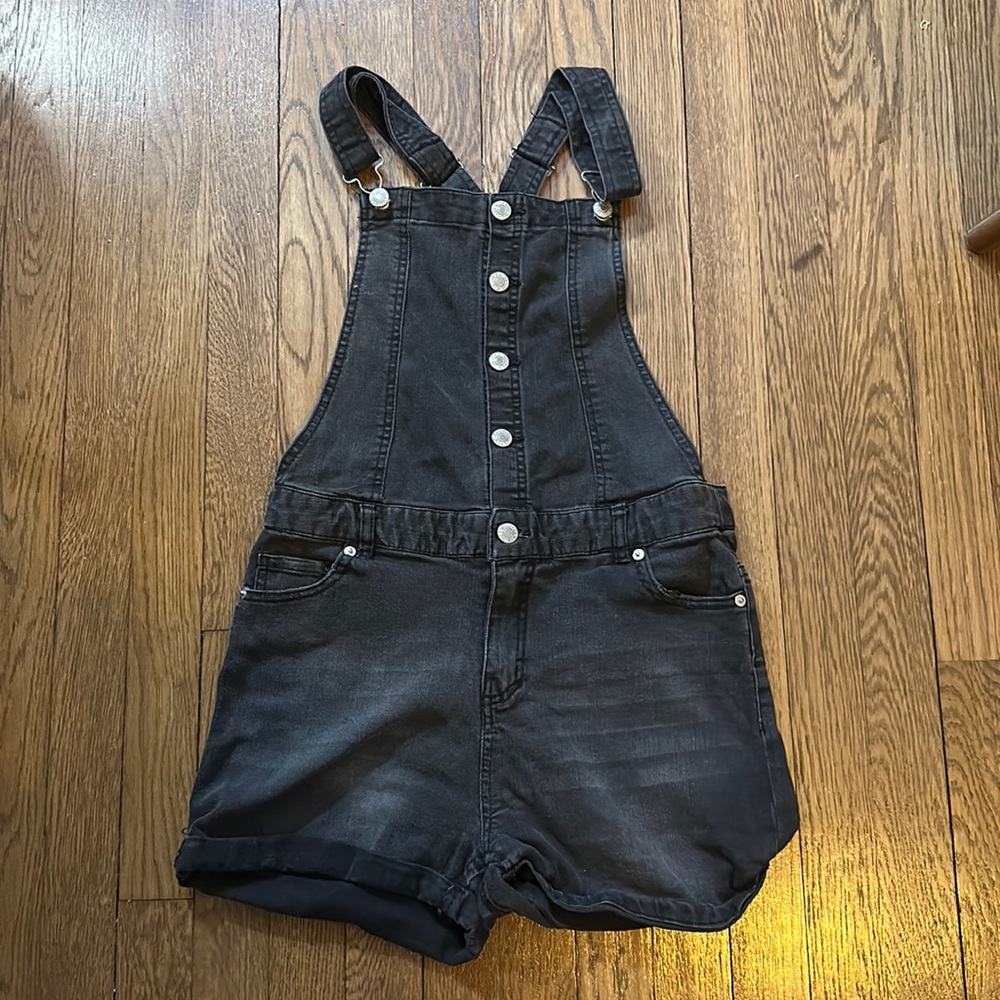 Short black denim overalls
